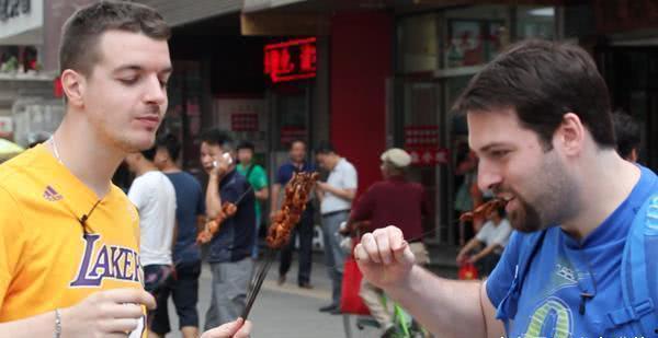 外国人在中国新闻爆料,新闻爆料引发热议 第2张 外国人在中国新闻爆料,新闻爆料引发热议 第2张